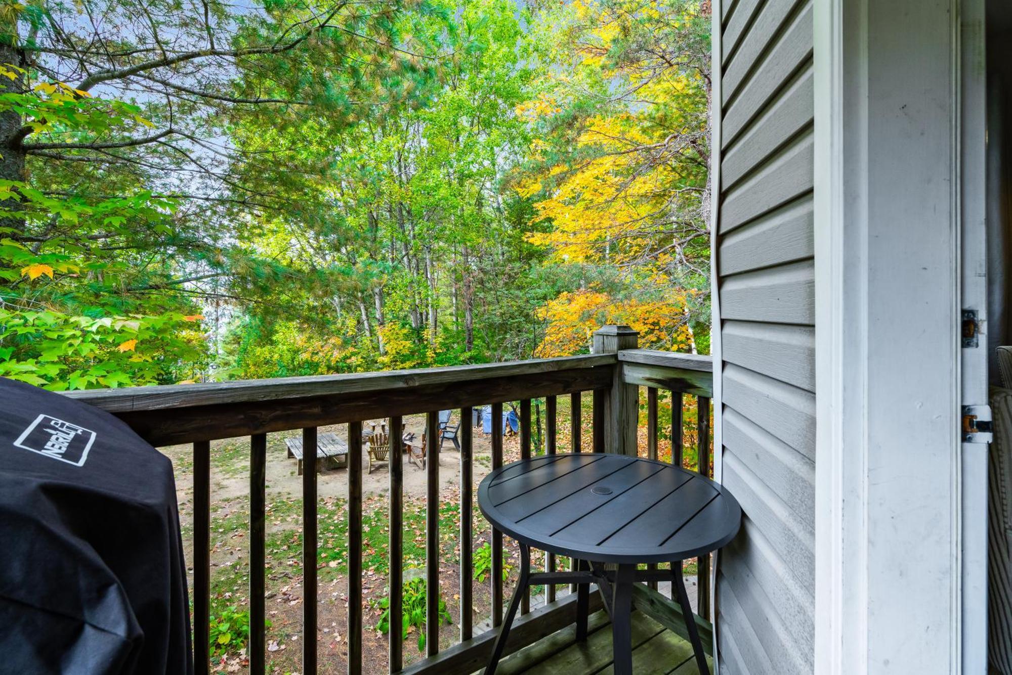 Muskoka Waterfront Retreat Hébergement de vacances *